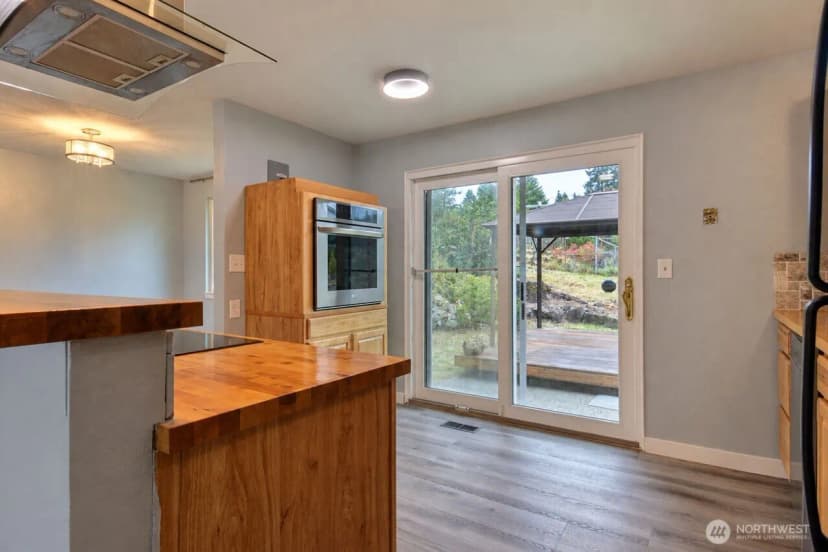 Property photo for 1511 N James Street, Tacoma photo 4