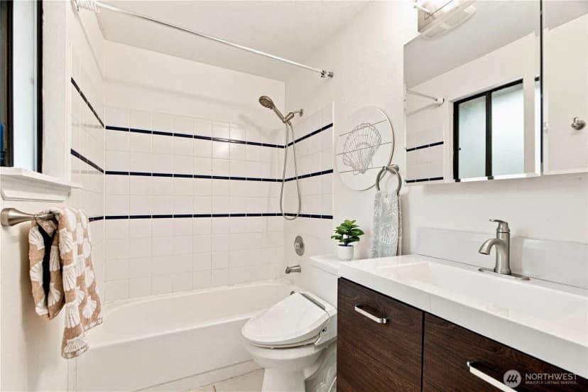 Property photo for 3849 166th Avenue Se, Bellevue photo 14