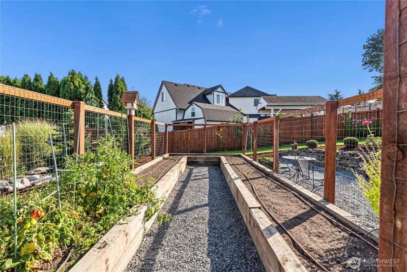 Property photo for 8203 Woodland Avenue E, Puyallup photo 9