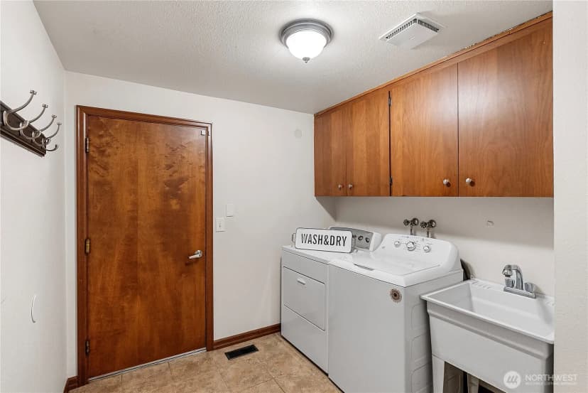 Property photo for 8203 Woodland Avenue E, Puyallup photo 24