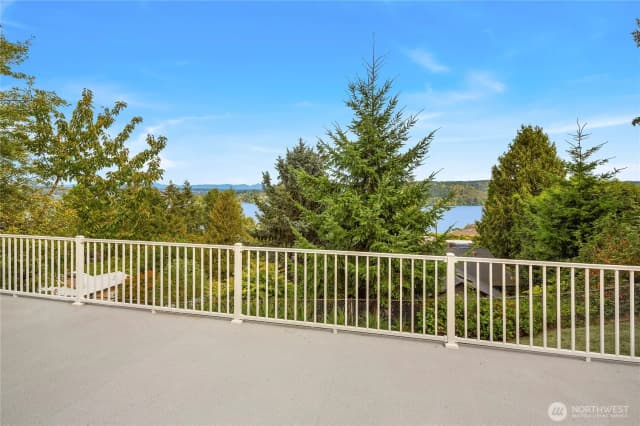 Property photo for 14516 37th Avenue Ne, Lake Forest Park photo 5