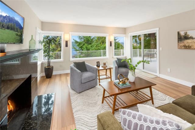 Property photo for 14516 37th Avenue Ne, Lake Forest Park photo 4