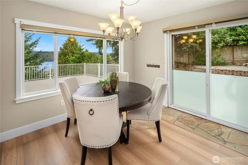 Property photo for 14516 37th Avenue Ne, Lake Forest Park photo 6