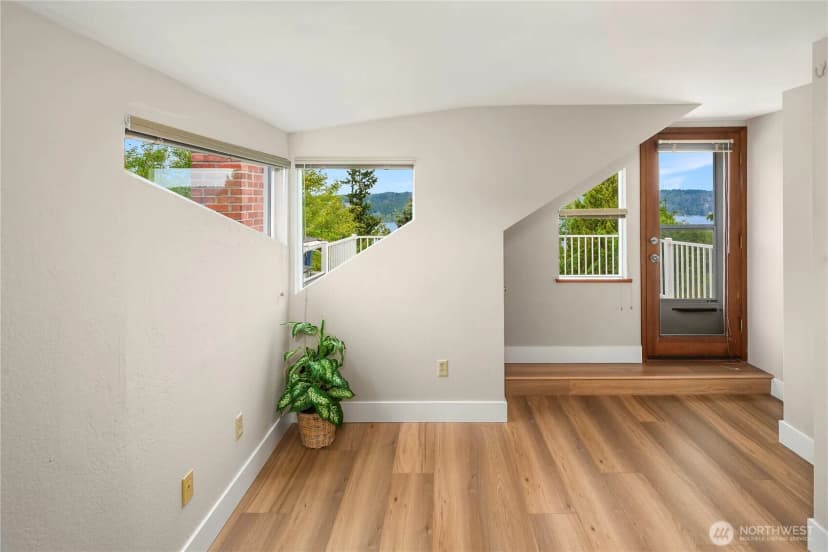 Property photo for 14516 37th Avenue Ne, Lake Forest Park photo 28