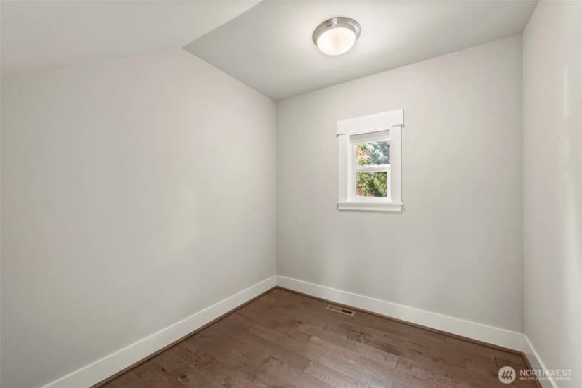 Property photo for 9818 Ne 162nd Street, Bothell photo 11