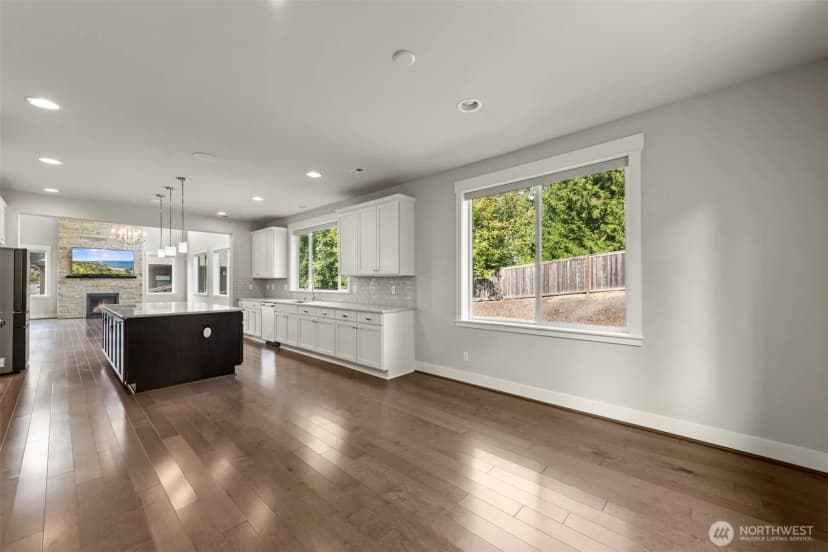 Property photo for 9818 Ne 162nd Street, Bothell photo 6
