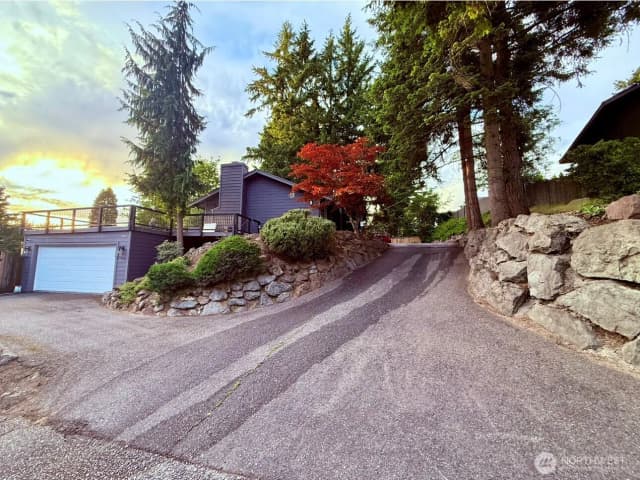 Property photo for 2000 Ne 27th Street, Renton photo 2