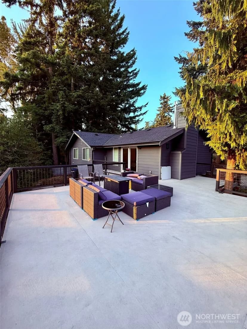 Property photo for 2000 Ne 27th Street, Renton photo 3