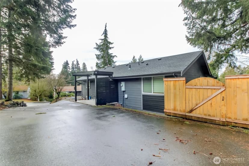 Property photo for 2000 Ne 27th Street, Renton photo 6