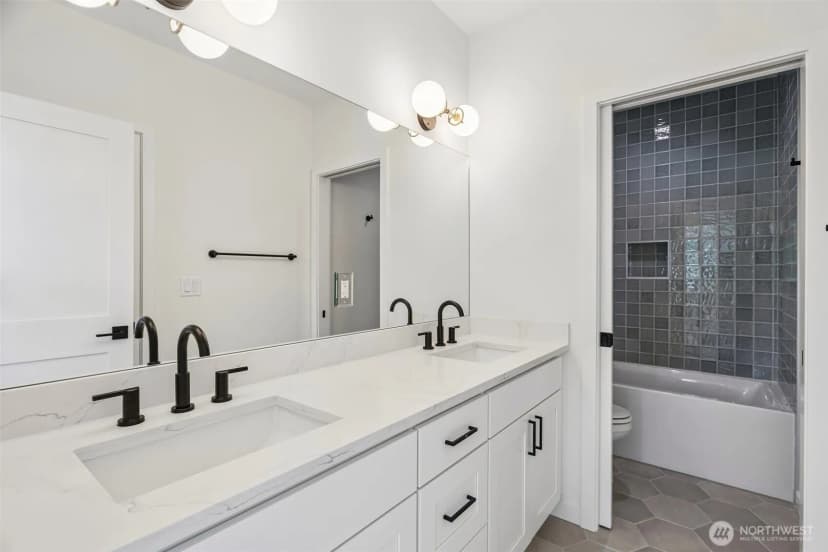 Property photo for 1516 Ne 147th Street, Shoreline photo 22