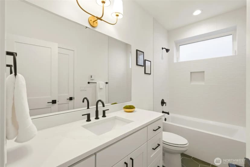 Property photo for 1508 Ne 147th Street, Shoreline photo 9