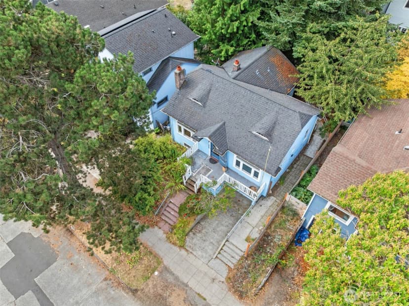 Property photo for 3831 Bagley Avenue N, Seattle photo 9