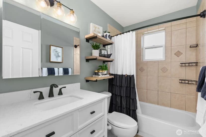 Property photo for 7110 California Avenue Sw, Seattle photo 16