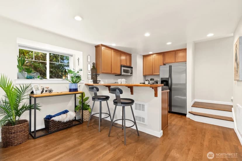 Property photo for 7110 California Avenue Sw, Seattle photo 10