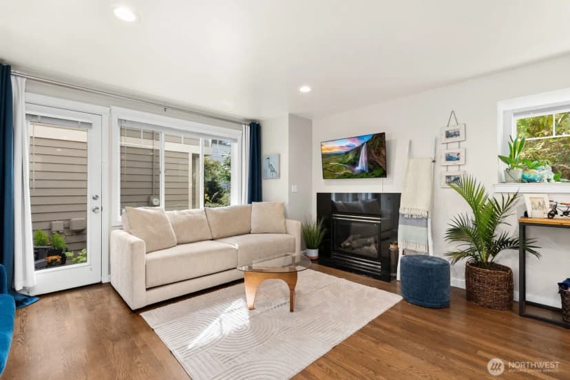 Property photo for 7110 California Avenue Sw, Seattle photo 4