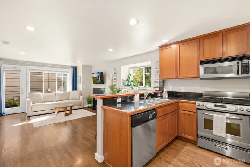 Property photo for 7110 California Avenue Sw, Seattle photo 8