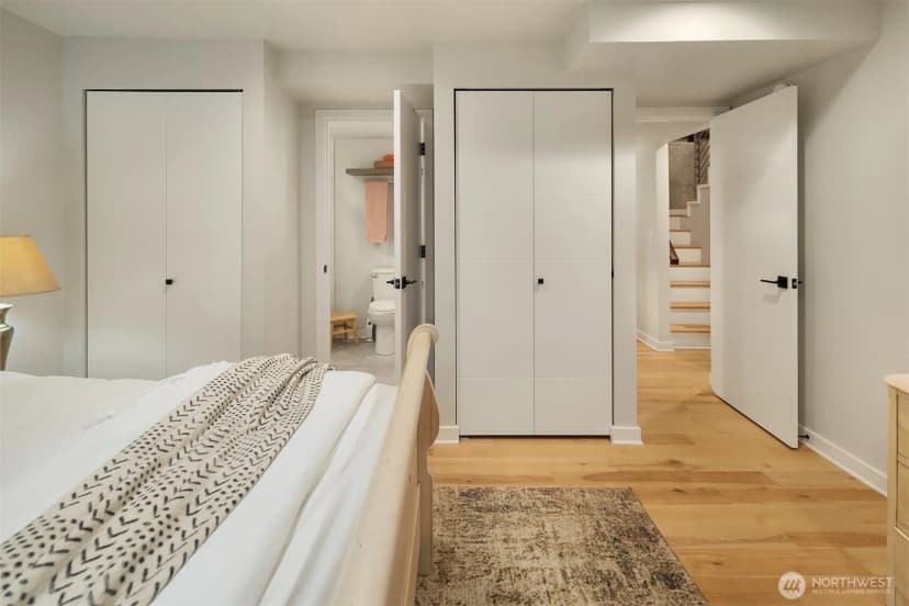 Property photo for 2911 198th Avenue Se, Sammamish photo 24