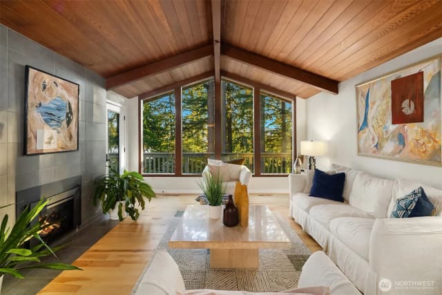 Property photo for 2911 198th Avenue Se, Sammamish photo 2