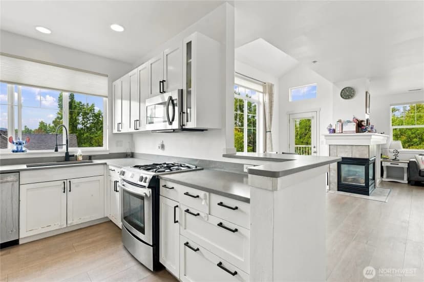 Property photo for 1601 Ne Katsura Street #101, Issaquah photo 14
