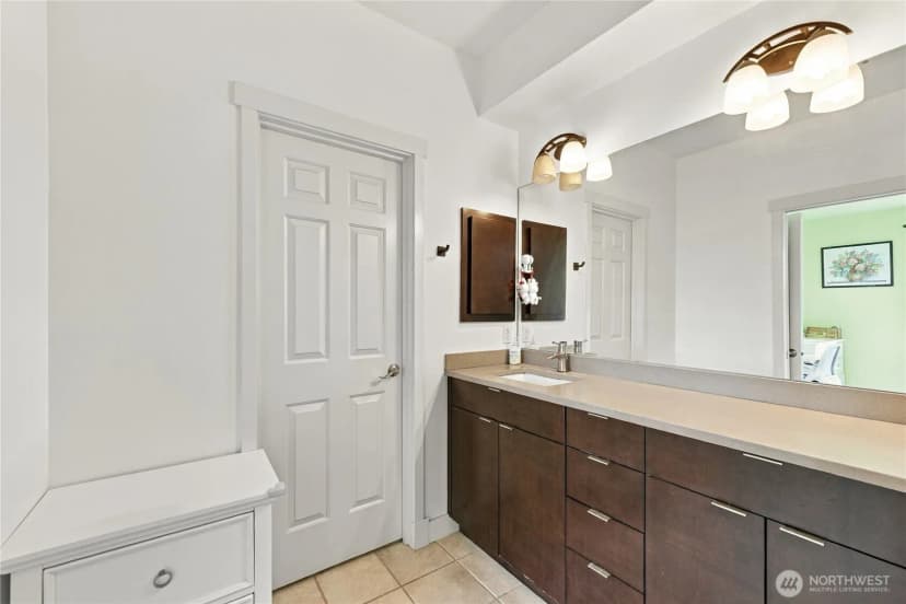 Property photo for 1601 Ne Katsura Street #101, Issaquah photo 22