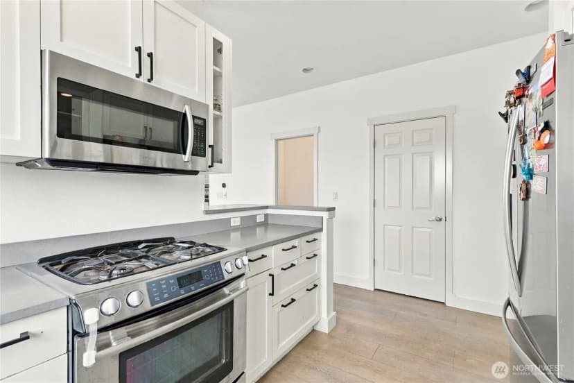 Property photo for 1601 Ne Katsura Street #101, Issaquah photo 17