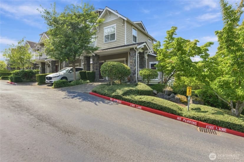 Property photo for 1601 Ne Katsura Street #101, Issaquah photo 33
