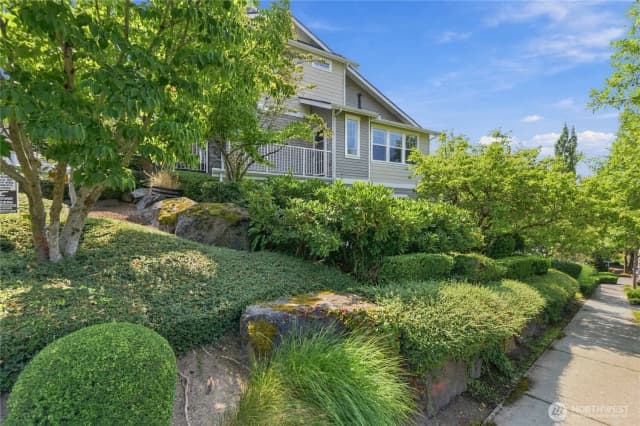 Property photo for 1601 Ne Katsura Street #101, Issaquah photo 3
