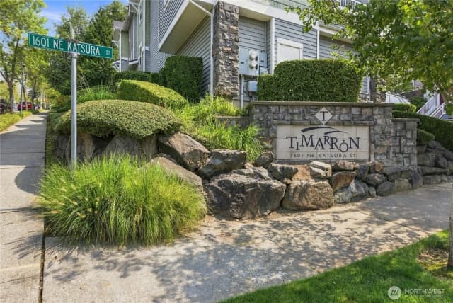 Property photo for 1601 Ne Katsura Street #101, Issaquah photo 2