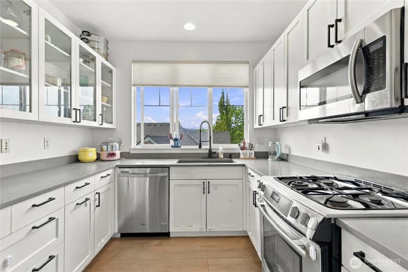 Property photo for 1601 Ne Katsura Street #101, Issaquah photo 16