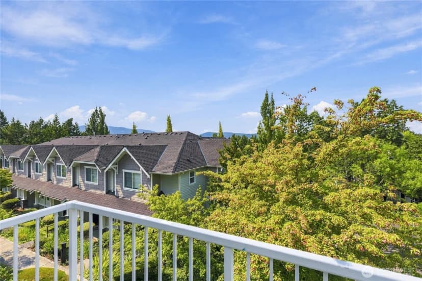 Property photo for 1601 Ne Katsura Street #101, Issaquah photo 11
