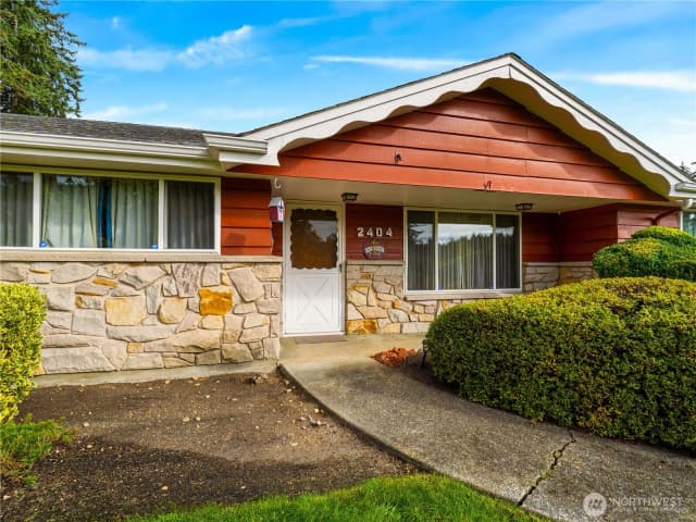 Property photo for 2404 S 360th Street, Federal Way photo 4