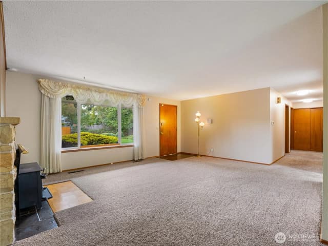 Property photo for 2404 S 360th Street, Federal Way photo 5