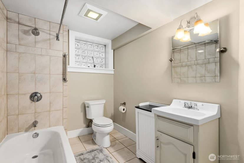 Property photo for 6238 28th Avenue Ne, Seattle photo 17