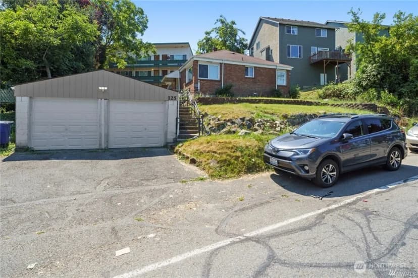 Property photo for 125 Hayes Place Sw #1 & 2, Renton photo 2