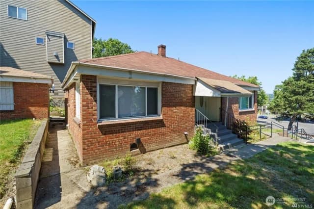 Property photo for 125 Hayes Place Sw #1 & 2, Renton photo 4