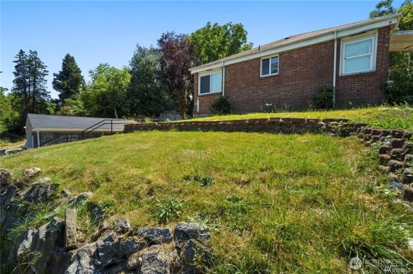 Property photo for 125 Hayes Place Sw #1 & 2, Renton photo 6