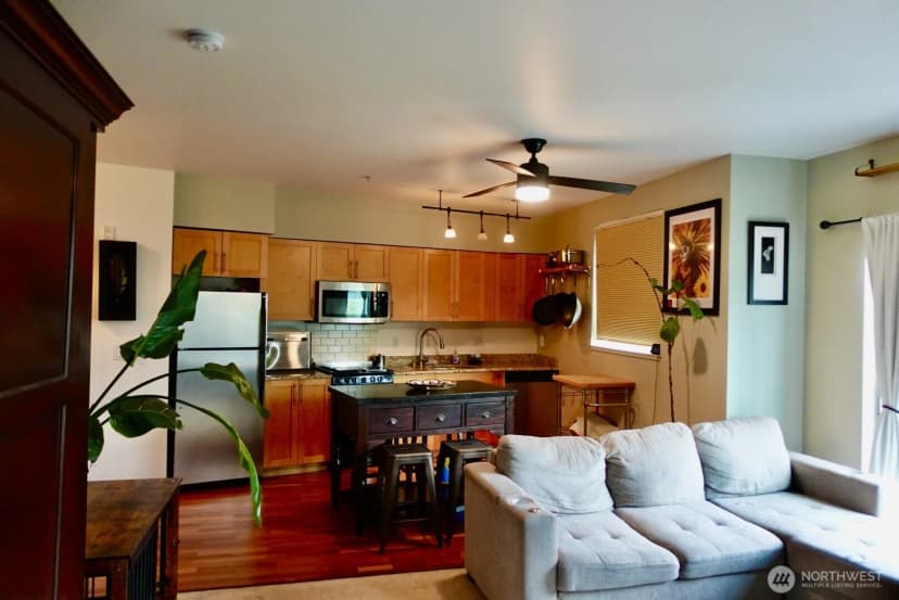 Property photo for 3333 Wallingford Avenue N #307, Seattle photo 6