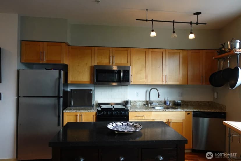 Property photo for 3333 Wallingford Avenue N #307, Seattle photo 8