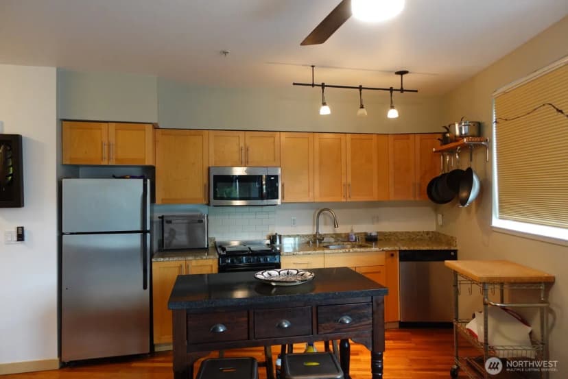 Property photo for 3333 Wallingford Avenue N #307, Seattle photo 16