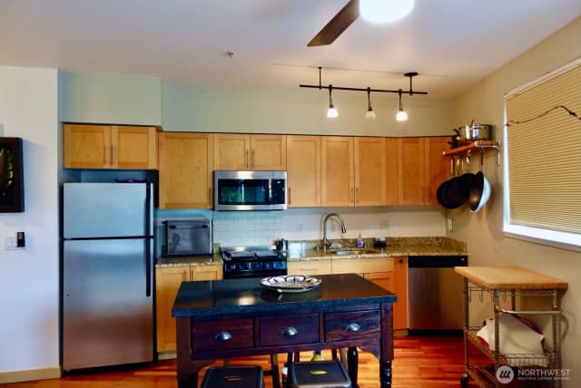 Property photo for 3333 Wallingford Avenue N #307, Seattle photo 2