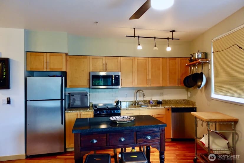 Property photo for 3333 Wallingford Avenue N #307, Seattle photo 2