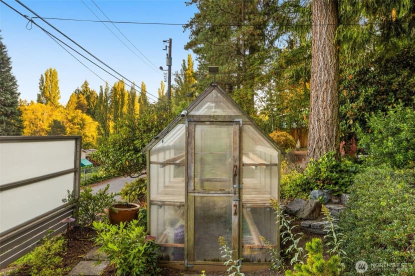 Property photo for 13347 12th Avenue Ne, Seattle photo 37