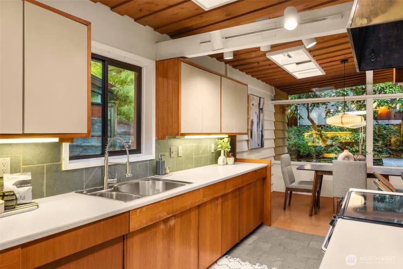 Property photo for 13347 12th Avenue Ne, Seattle photo 11