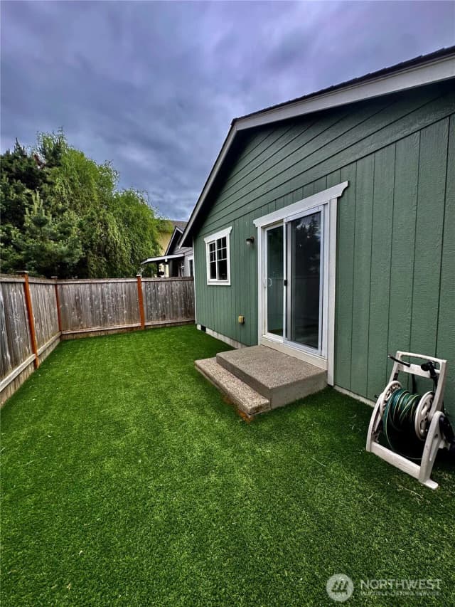 Property photo for 6412 79th Place Ne, Marysville photo 3
