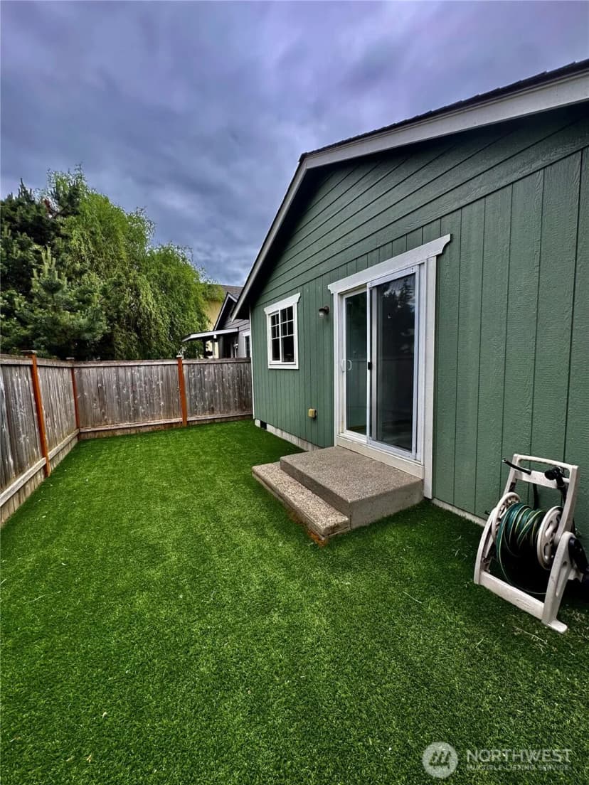 Property photo for 6412 79th Place Ne, Marysville photo 3