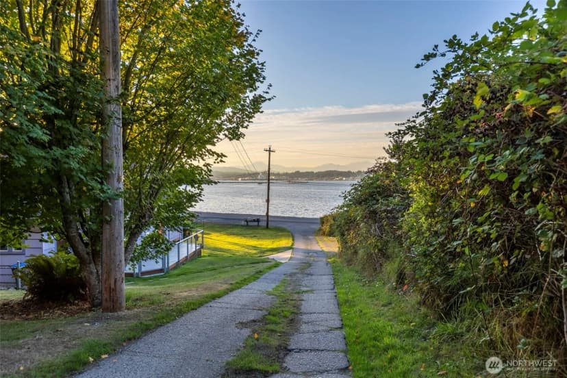 Property photo for 1160 Beach Drive, Port Orchard photo 10