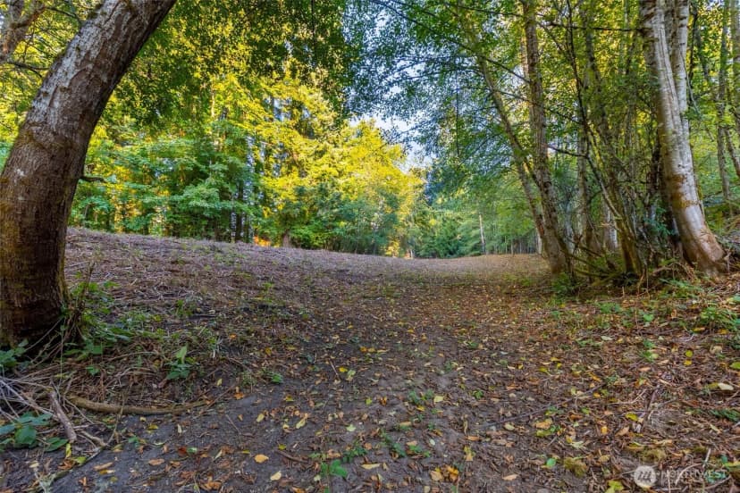 Property photo for 1160 Beach Drive, Port Orchard photo 5