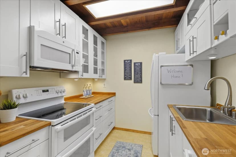 Property photo for 19853 25th Avenue Ne #314, Shoreline photo 6