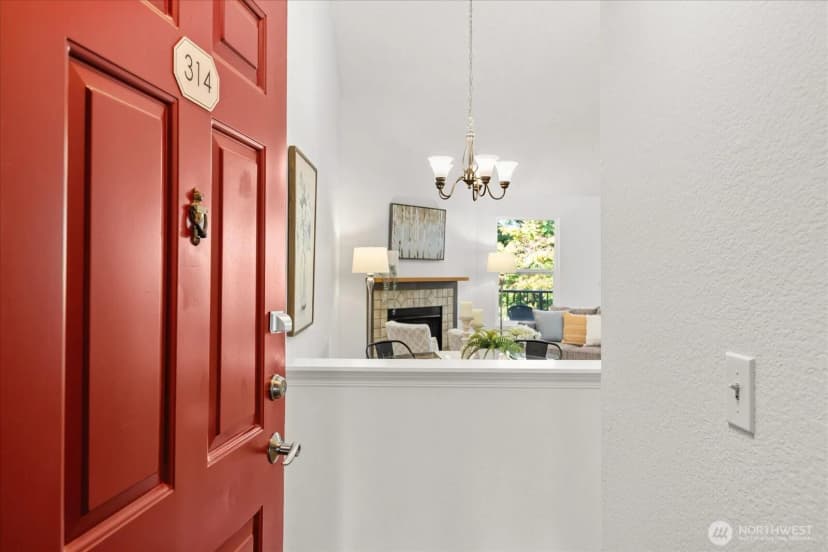 Property photo for 19853 25th Avenue Ne #314, Shoreline photo 2