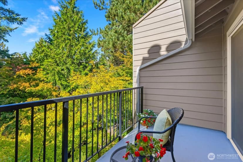 Property photo for 19853 25th Avenue Ne #314, Shoreline photo 23
